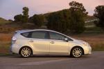 Toyota Prius V 2011 года